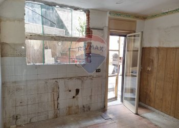 Stanza vuota - Trilocale Via Stella
 
25, Catania - foto 16