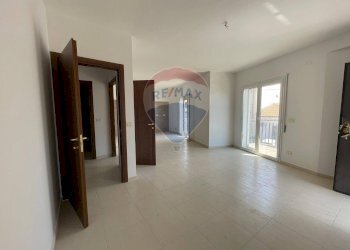 Stanza vuota - Quadrilocale Via: Roma, Camporotondo Etneo - foto 4