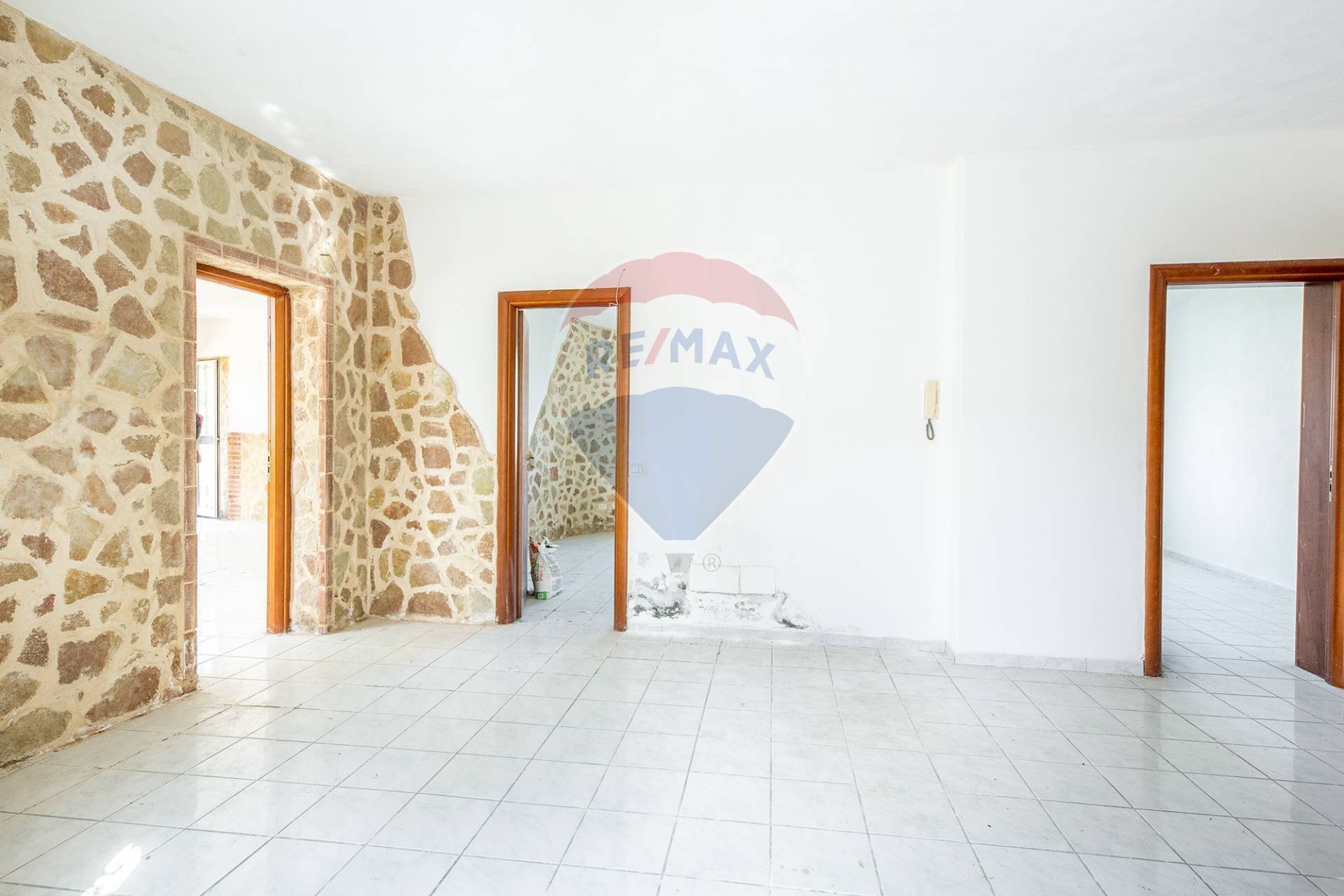 Stanza vuota - Quadrilocale Via Livorno
 
51A, Aci Castello - foto 2