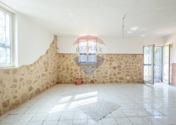 Stanza vuota - Quadrilocale Via Livorno
 
51A, Aci Castello - foto 8