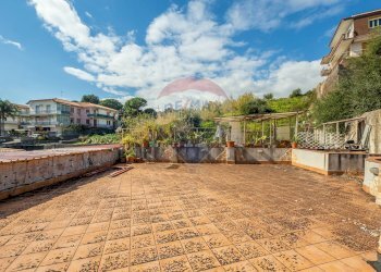 Terrazza - Quadrilocale Via Livorno
 
51A, Aci Castello - foto 13