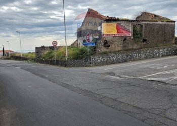 Casa all\'aperto - Terreno edificabile Via Etnea
 
1, Gravina di Catania - foto 2