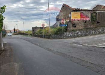 Casa all\'aperto - Terreno edificabile Via Etnea
 
1, Gravina di Catania - foto 3