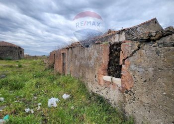 Vista delle montagne - Terreno edificabile Via Etnea
 
1, Gravina di Catania - foto 13
