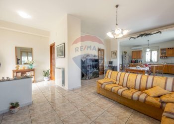 Soggiorno - Casa indipendente VIA SANTA SPERA
 
2, Mascalucia - foto 14