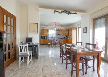Sala da pranzo - Casa indipendente VIA SANTA SPERA
 
2, Mascalucia - foto 15