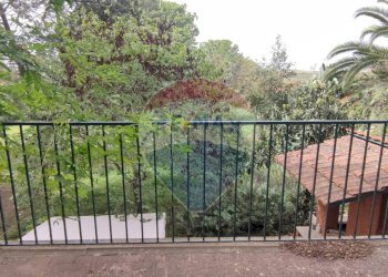 Balcone - Villa VIA OTTAVIA PENNA
 
32, Caltagirone - foto 12