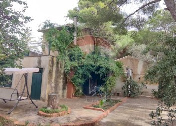 Giardino - Villa VIA OTTAVIA PENNA
 
32, Caltagirone - foto 45