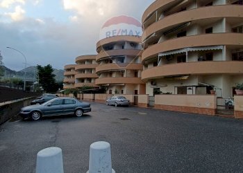 Edificio all\'aperto - Bilocale Piccolo Torrente Pagliara
 
2, Roccalumera - foto 1
