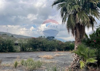 Vista delle montagne - Locale Commerciale VIA PONTE BORIA
 
2, Calatabiano - foto 7