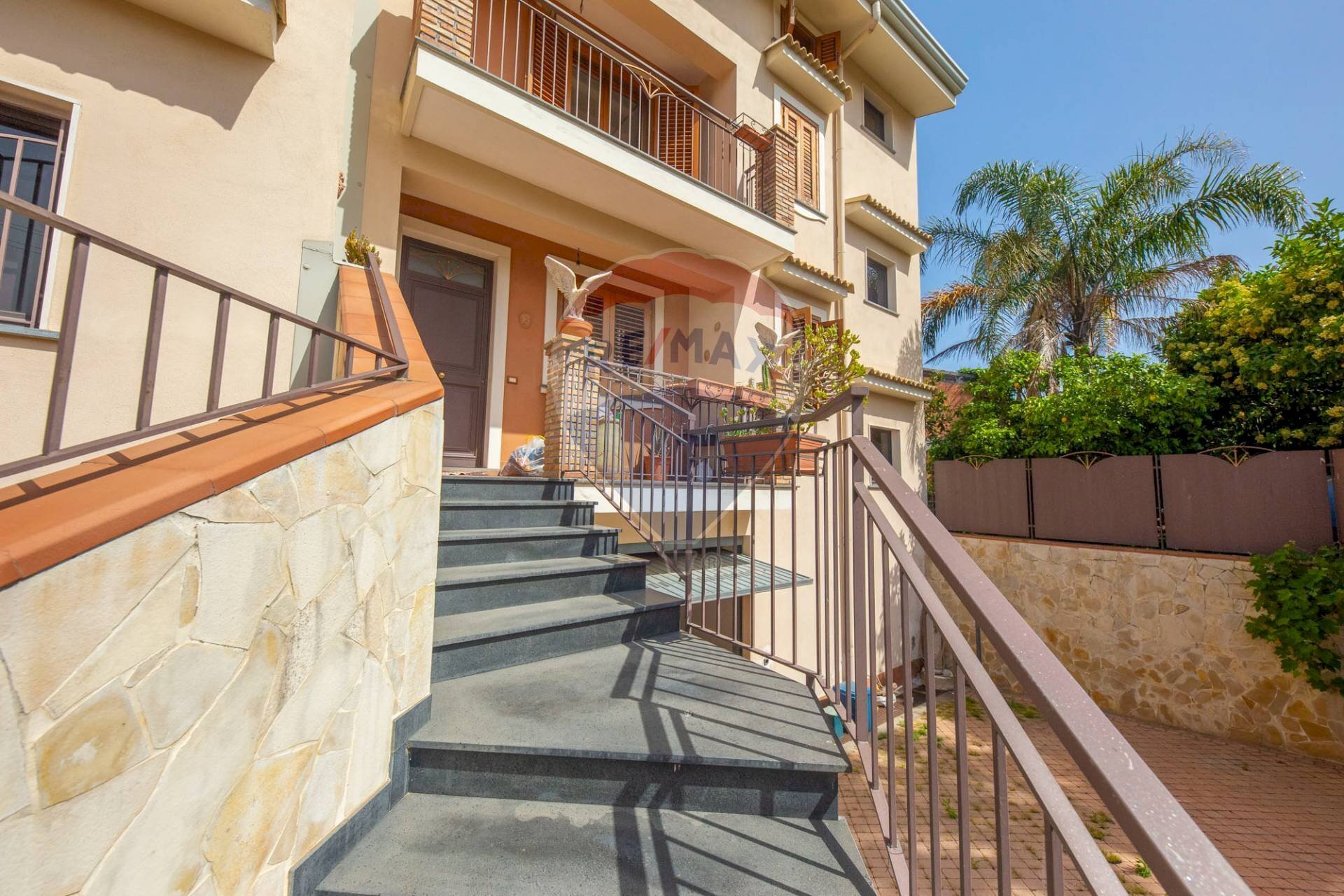 Scale - Villa a Schiera Via Glorenza
 
40, Acireale - foto 1