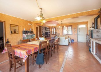 Sala da pranzo - Villa a Schiera Via Glorenza
 
40, Acireale - foto 15