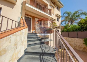 Scale - Villa a Schiera Via Glorenza
 
40, Acireale - foto 1