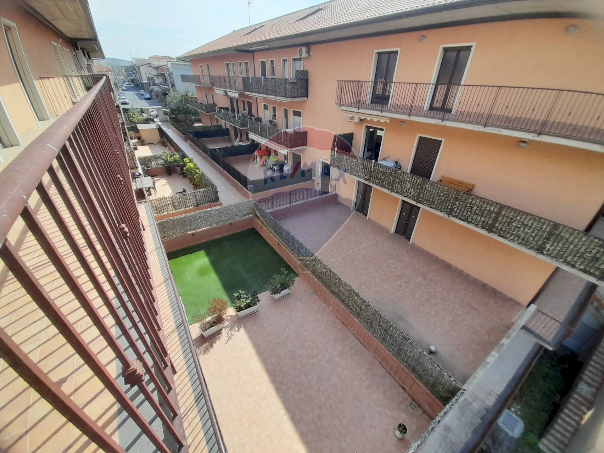 Edificio all\'aperto - Appartamento VIA QUASIMODO
 
9, Camporotondo Etneo - foto 2