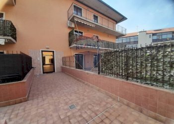 Terrazza - Appartamento VIA QUASIMODO
 
9, Camporotondo Etneo - foto 1