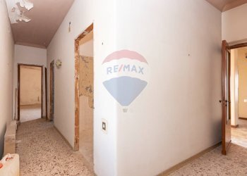 Hall / corridoio - Appartamento VIA ETNEA
 
384, Gravina di Catania - foto 34