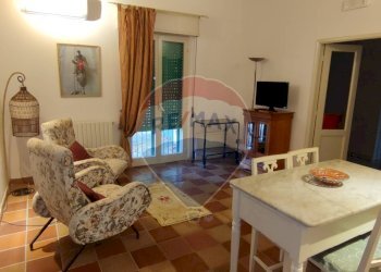 Sala da pranzo - Villa VIA OTTAVIA PENNA
32, Caltagirone - foto 5