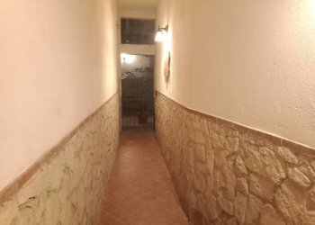 Hall / corridoio - Non-buildable land Via pozzo mulino
 
15, Catania - photo 9