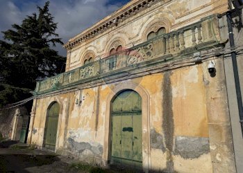 Edificio all\'aperto - Casa semi indipendente VIA CAMPIONE
 
10, Adrano - foto 22