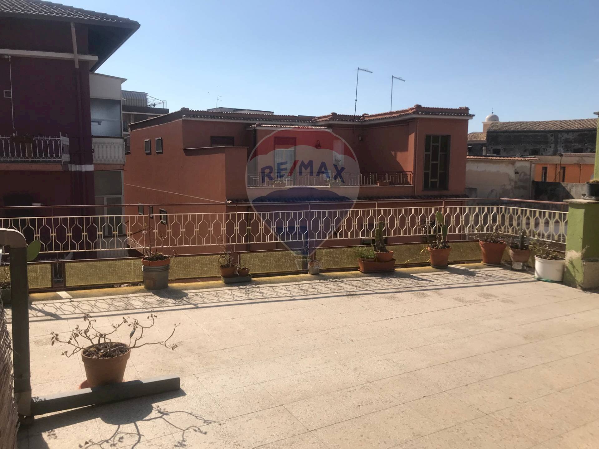 Terrazza - Three-room apartment via Della Regione
 
55, Adrano - photo 3