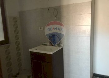 Bagno - Trilocale via Della Regione
 
55, Adrano - foto 13