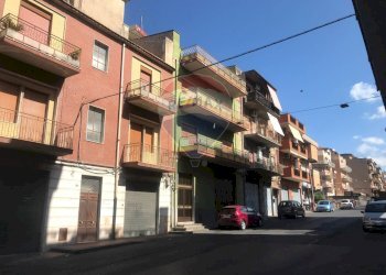 Edificio all\'aperto - Trilocale via Della Regione
 
55, Adrano - foto 25