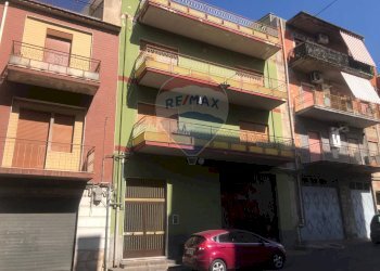 Edificio all\'aperto - Trilocale via Della Regione
 
55, Adrano - foto 26