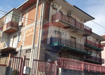 Edificio all\'aperto - Quadrilocale via Trigona
 
37, Misterbianco - foto 1