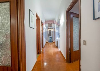 Hall / corridoio - Villa Via Napoli
 
2, Nicolosi - foto 17