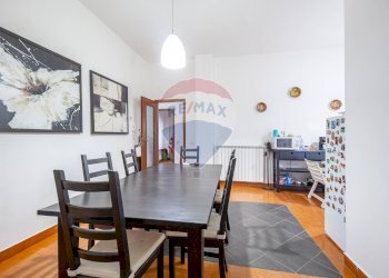 Sala da pranzo - Villa Via Napoli
 
2, Nicolosi - foto 21