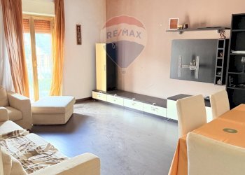 Sala da pranzo - Trilocale Via Gravina
 
30, Giarre - foto 1