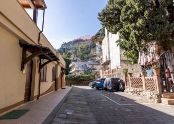 Edificio all\'aperto - Bilocale via francesco Atanasio
 
snc, Taormina - foto 43