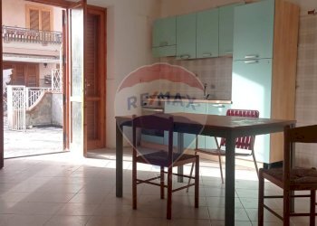 Sala da pranzo - Semi-detached house Via Sant' Anna
7-9, Mascali - photo 7