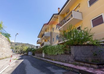 Edificio all\'aperto - Appartamento VIA DELLE FORNACI
 
13, Giardini-Naxos - foto 1