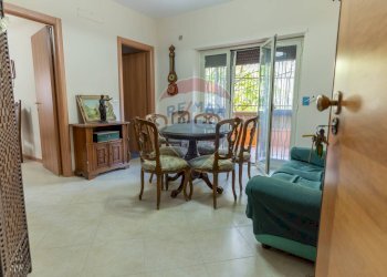 Sala da pranzo - Appartamento VIA DELLE FORNACI
 
13, Giardini-Naxos - foto 11