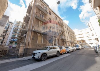 Edificio all\'aperto - Appartamento Via Centuripe
 
1, Catania - foto 25