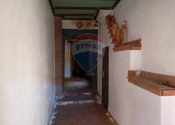 Hall / corridoio - Casa indipendente via Biondi
 
23, Maletto - foto 2