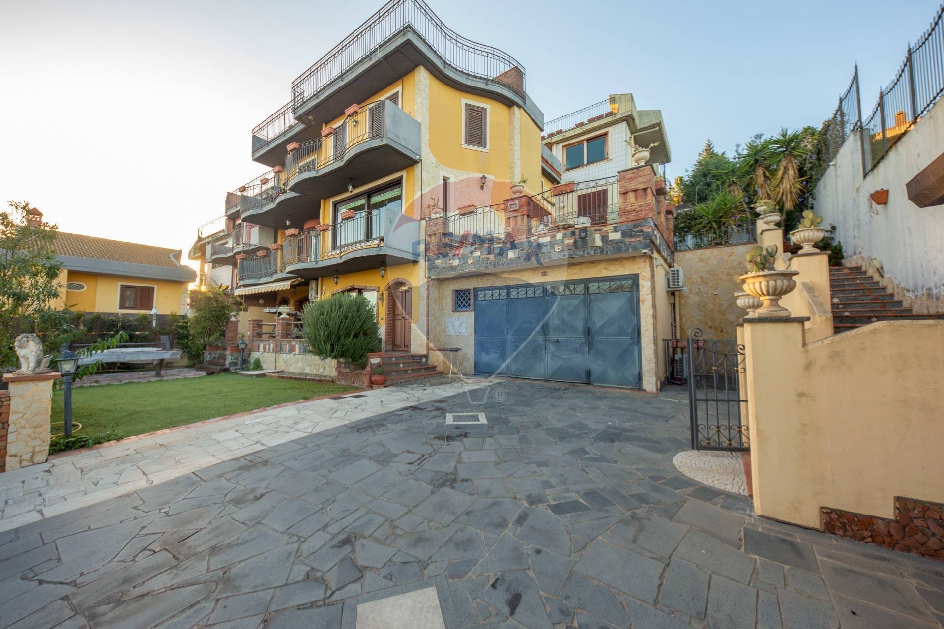 Edificio all\'aperto - Terraced Villa Via Vampolieri
 
37, Aci Castello - photo 2