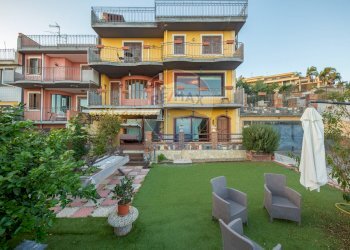 Casa all\'aperto - Villa a Schiera Via Vampolieri
 
37, Aci Castello - foto 1