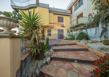 Casa all\'aperto - Villa a Schiera Via Vampolieri
 
37, Aci Castello - foto 31