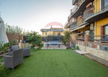 Giardino - Villa a Schiera Via Vampolieri
 
37, Aci Castello - foto 64