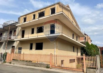 Edificio all\'aperto - Casa indipendente via Boemi, Francavilla di Sicilia - foto 3