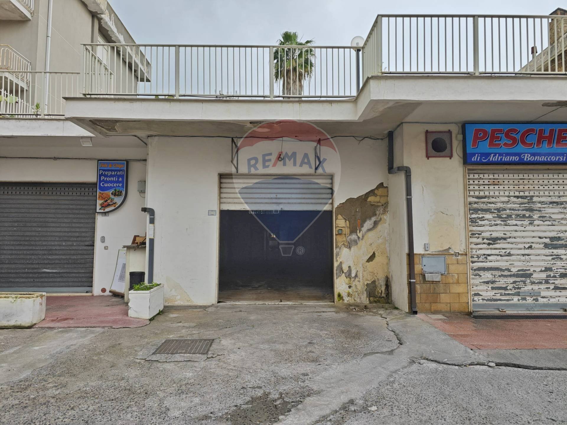 Edificio all\'aperto - Negozio via Pintor, Carlentini - foto 2