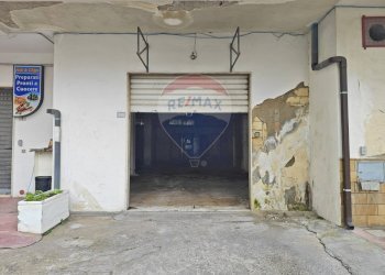 Edificio all\'aperto - Negozio via Pintor, Carlentini - foto 5