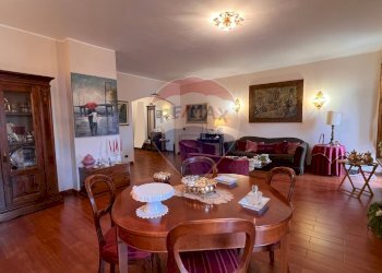 Sala da pranzo - Quadrilocale strada comunale santa lucia
 
9/A, Messina - foto 5