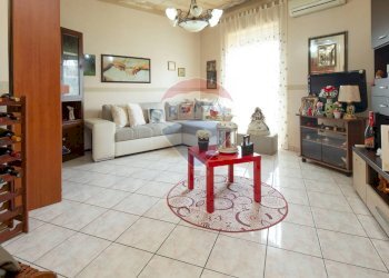 Soggiorno - Trilocale piazza dante alighieri
 
06, Mascalucia - foto 5