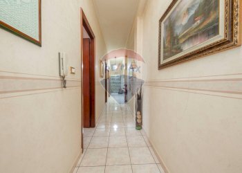 Hall / corridoio - Trilocale piazza dante alighieri
 
06, Mascalucia - foto 6