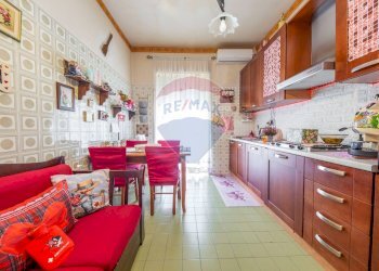 Cucina - Trilocale piazza dante alighieri
 
06, Mascalucia - foto 9