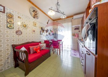 Sala da pranzo - Trilocale piazza dante alighieri
 
06, Mascalucia - foto 10