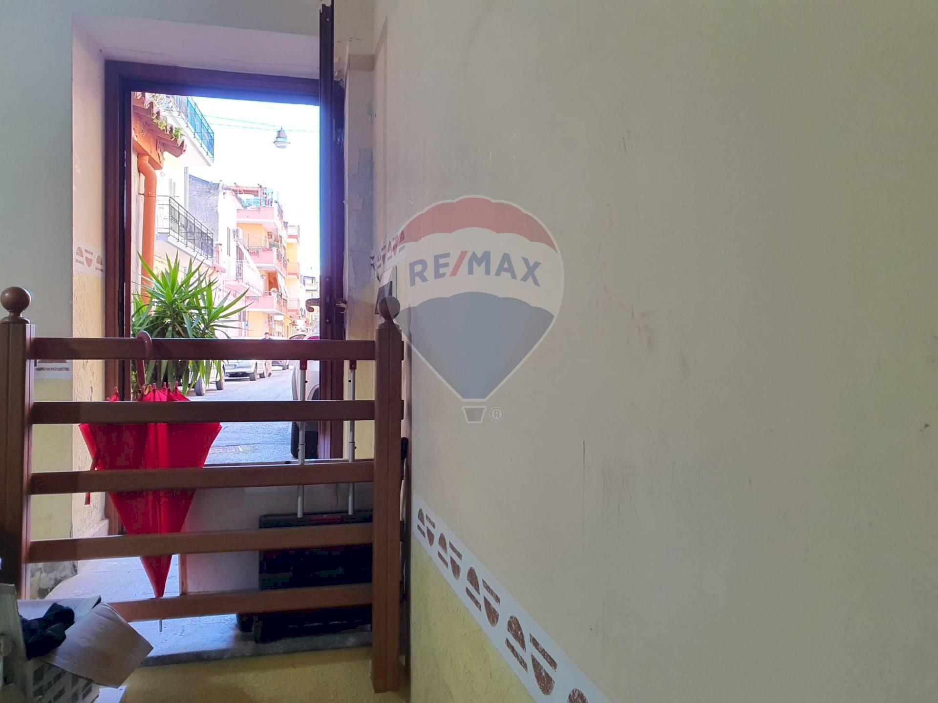 Scale - Appartamento VIA VENEZIA
 
3, Furci Siculo - foto 3